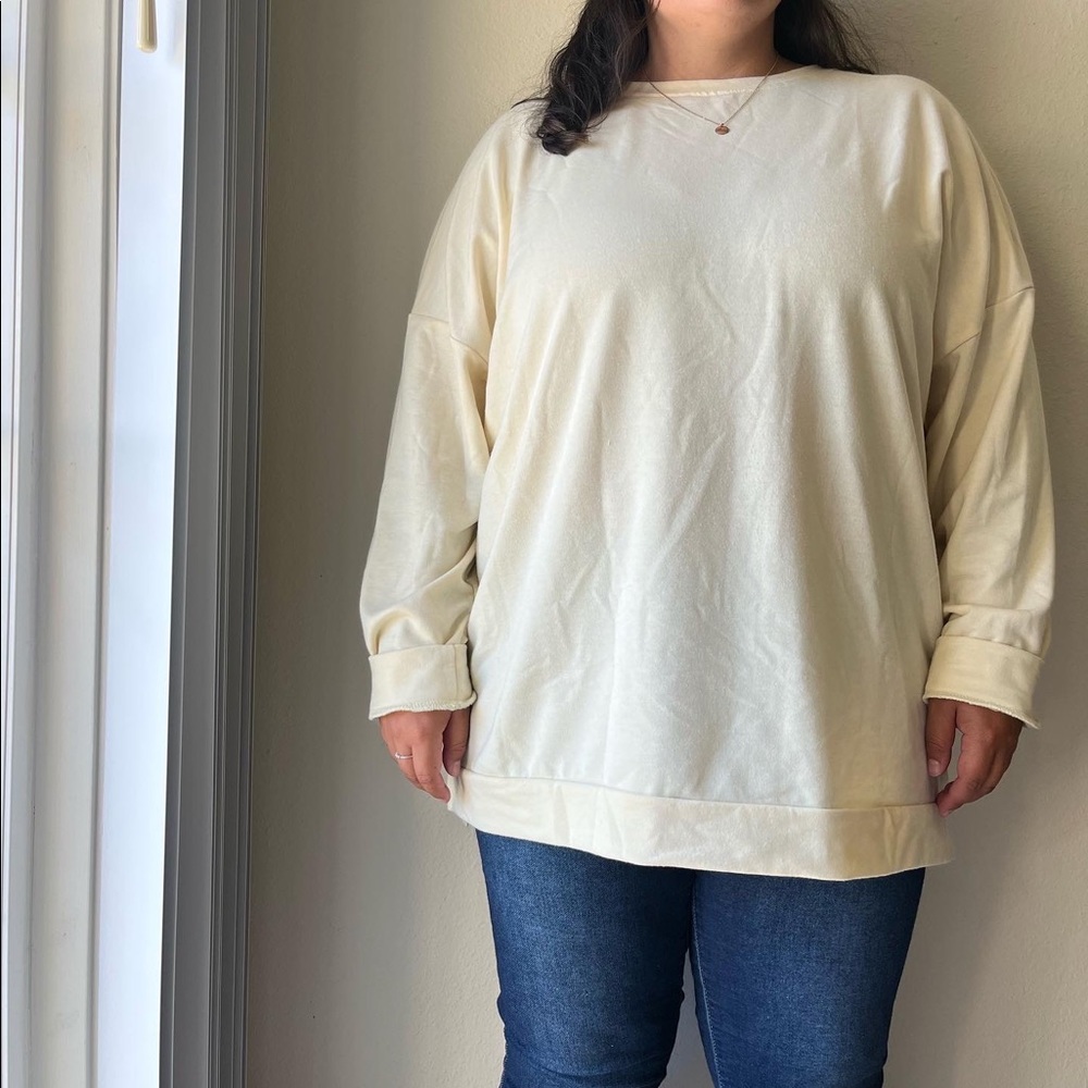 Pale Yellow Crewneck/Tunic!! Super Soft!!